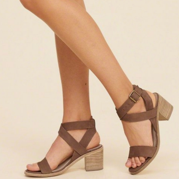 Steve Madden Shoes - Steve Madden Paalace Dress Sandals NWOT